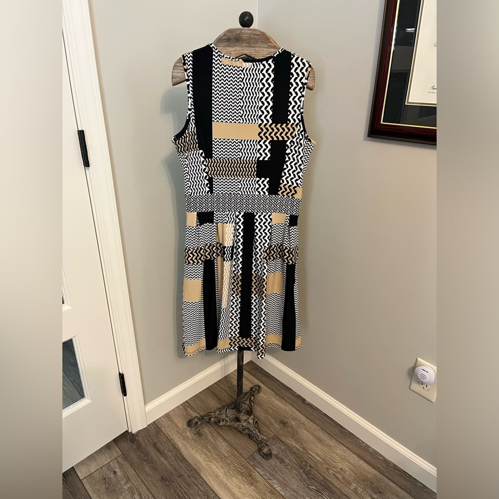Super cute Jude Connally dress with pockets! - Picture 3 of 11